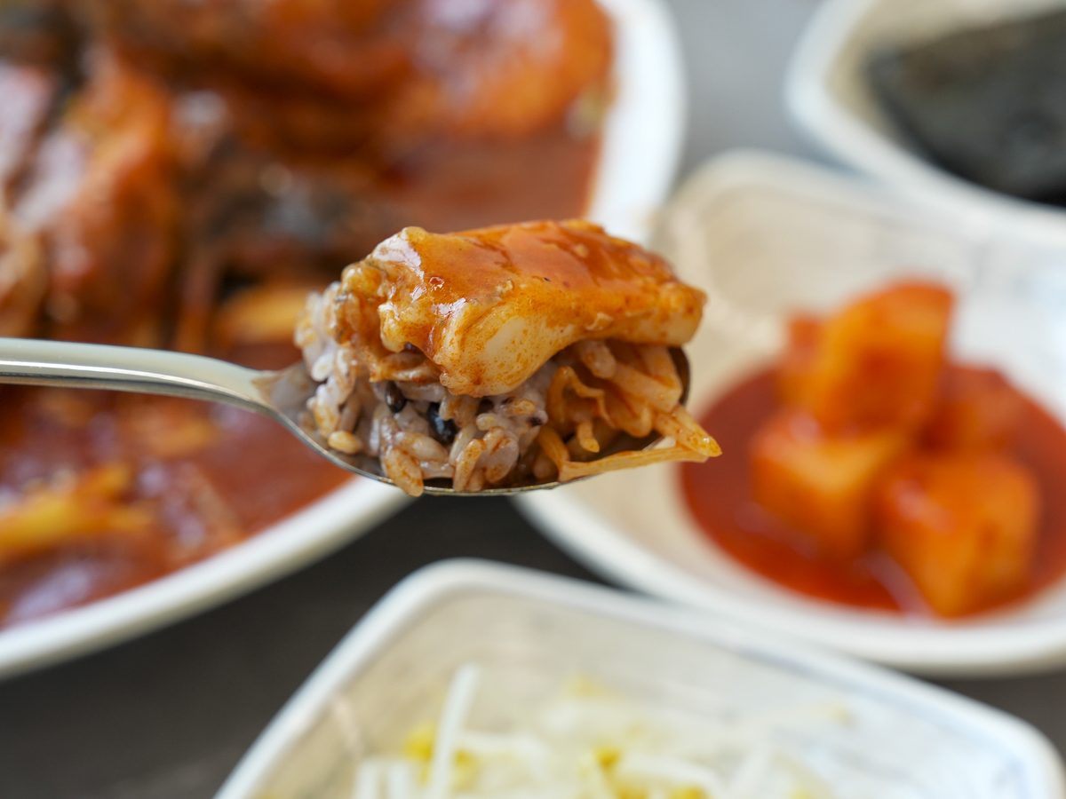 숟가락에 올린 해물찜